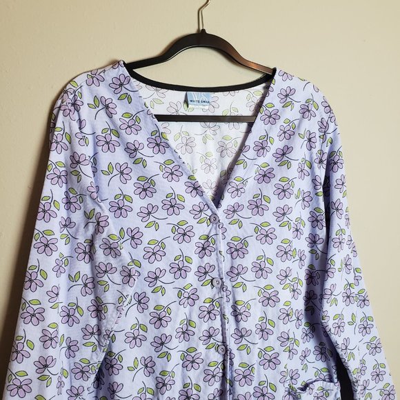 White Swan Light Purple Floral Velvet Button Down Scrub Jacket Coat Large - Picture 2 of 8